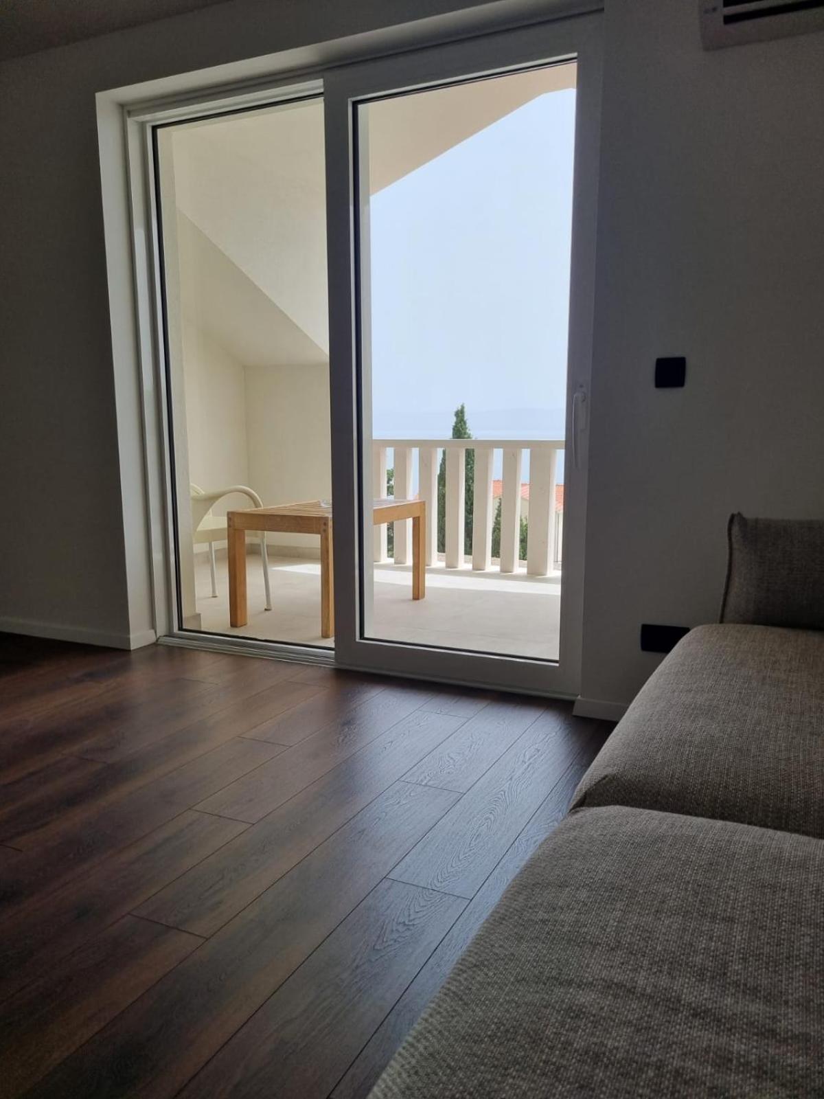 בול Superior Apartments Luka מראה חיצוני תמונה