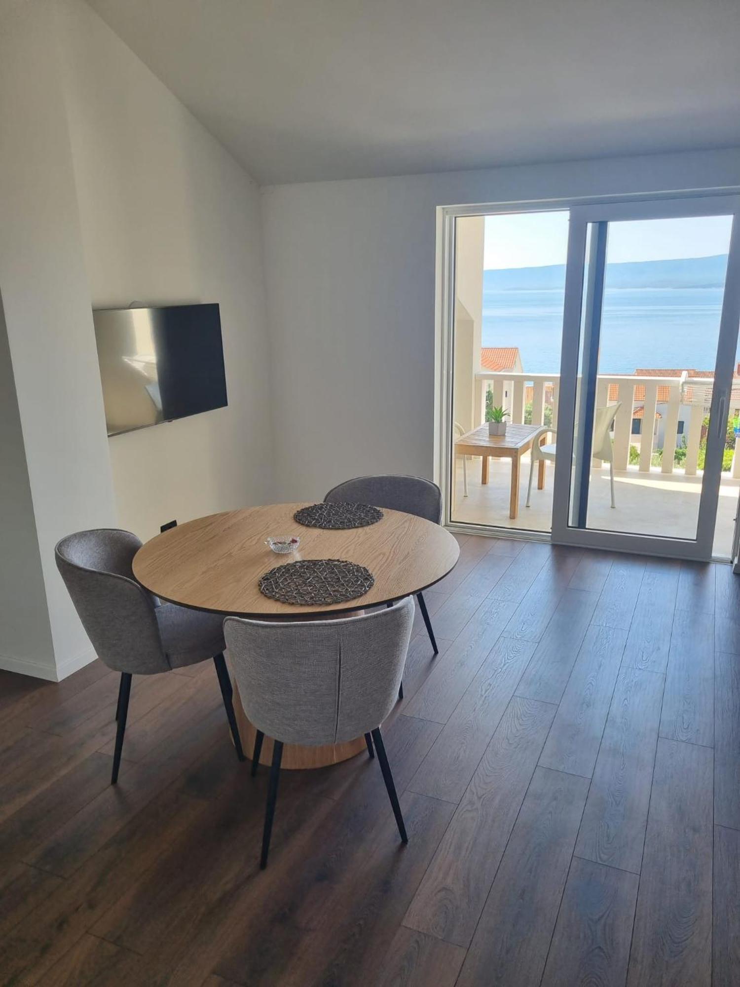 בול Superior Apartments Luka מראה חיצוני תמונה