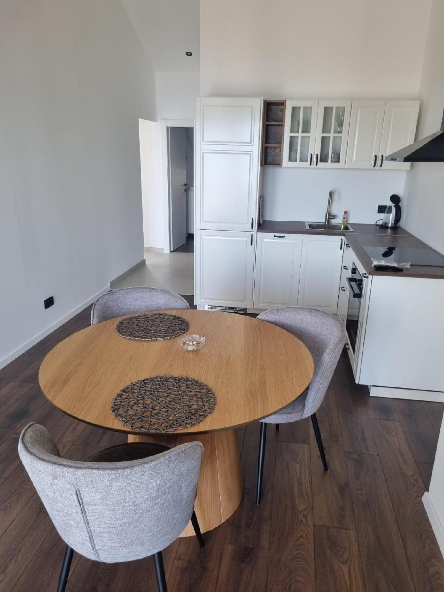 בול Superior Apartments Luka מראה חיצוני תמונה